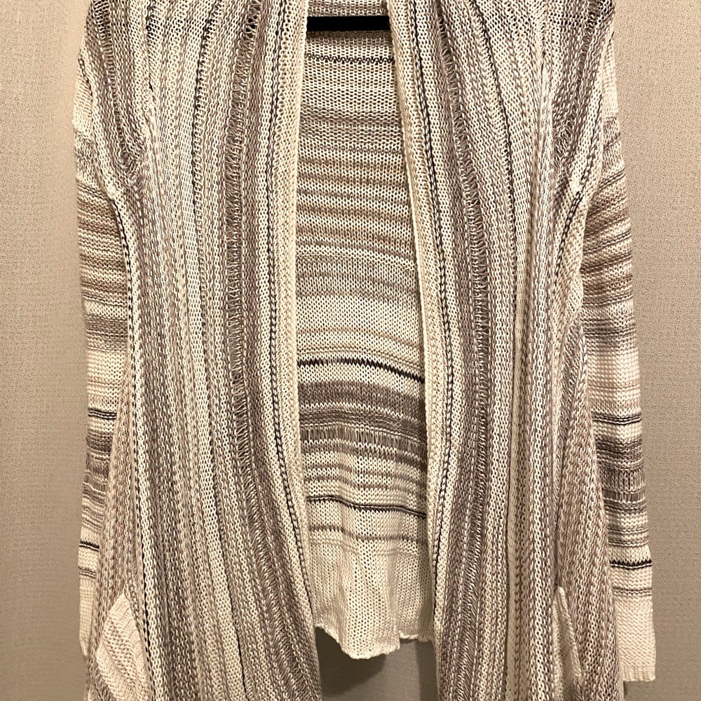 Billabong Small Woman’s Sweater, long. - Picture 7 of 7